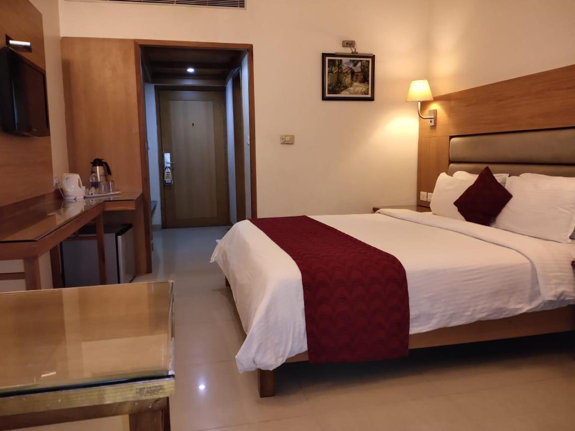 Hotel Western Gatz Theni Exterior foto